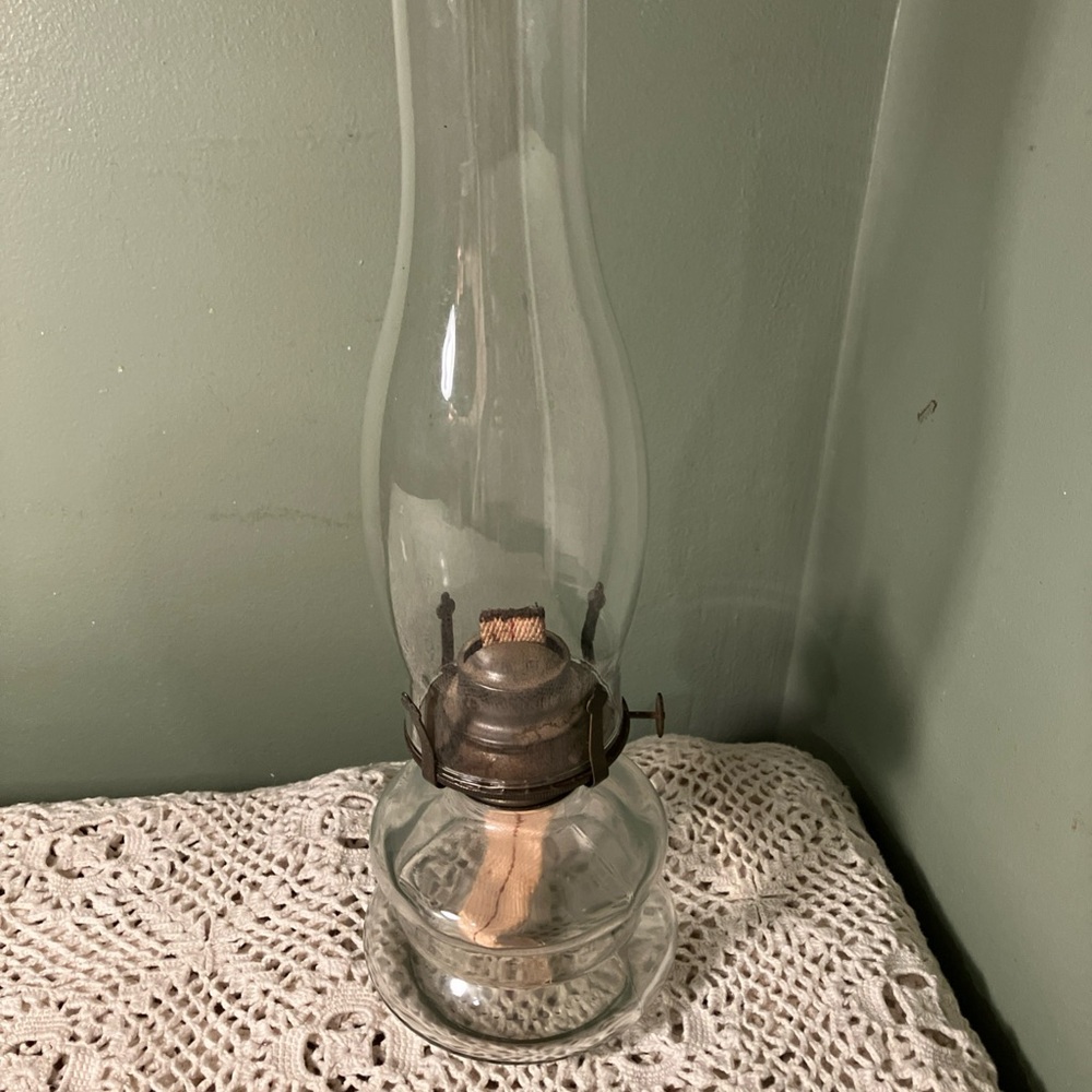 Lamplight Farms Clear Glass 14 6/8" Oil Lamp Vintage - Picture 9 of 9
